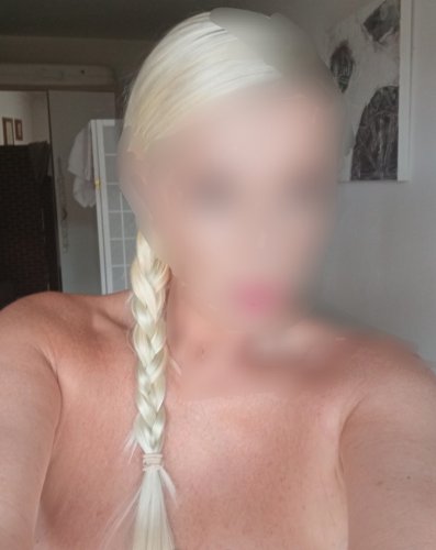 MASÁŽE Karolin