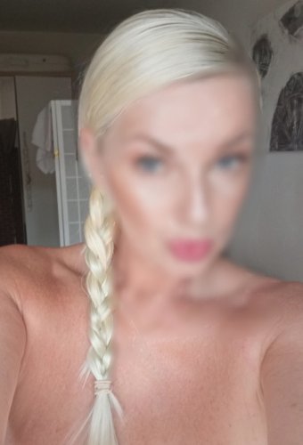 MASÁŽE Karolin