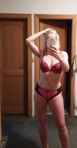 VLHKÁ SEXY JANNI , 69..